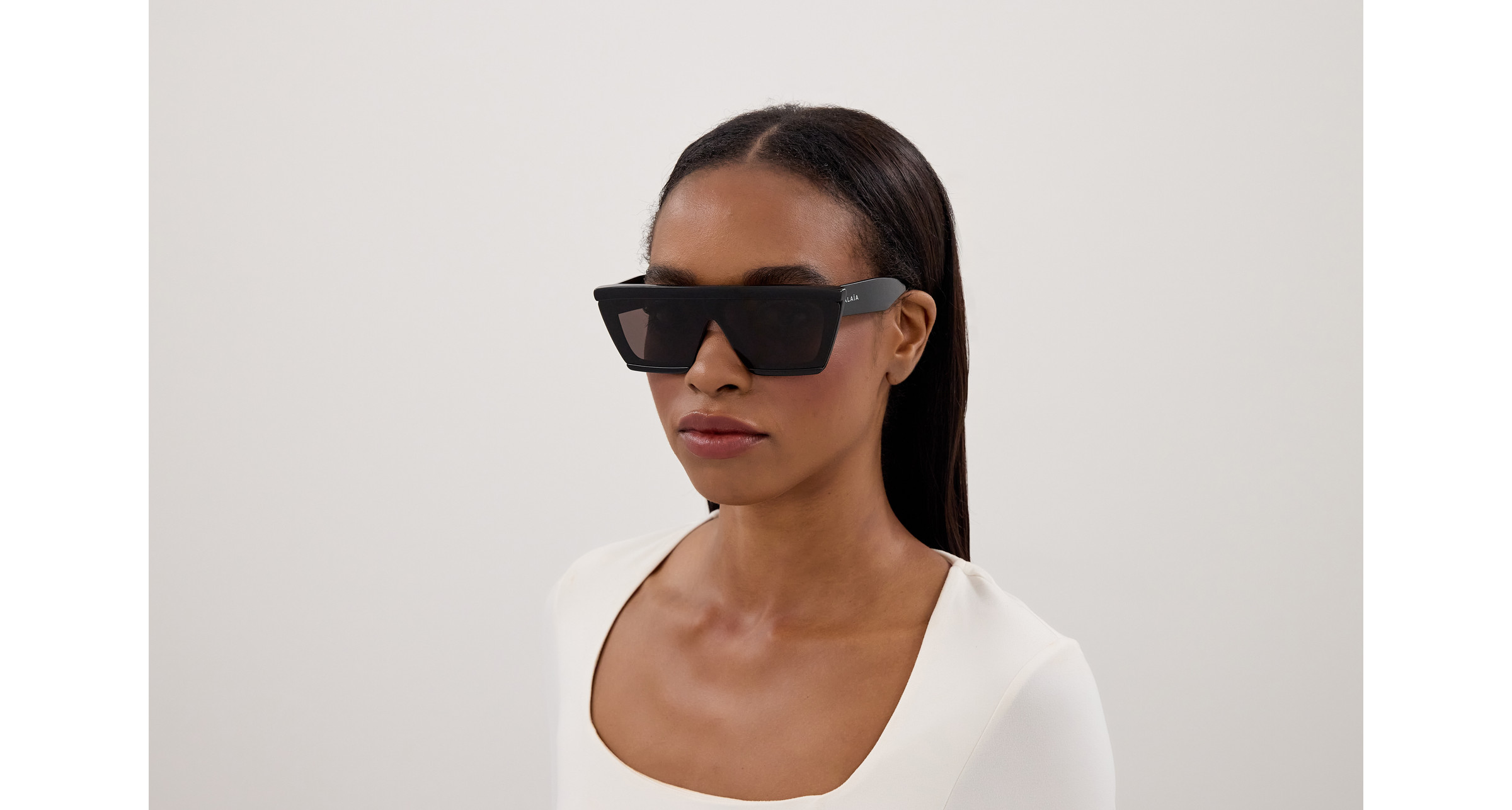 ALAIA Azzedine Women\'s Oversized Navy Sunglasses AA0090S Azzedine Alaïa Rectangular Sunglasses 003 Havana  main image 2